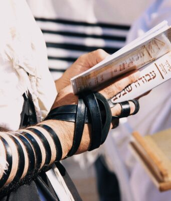 “And I will Betroth You unto Me”: On Fading Tefillin Strap Marks