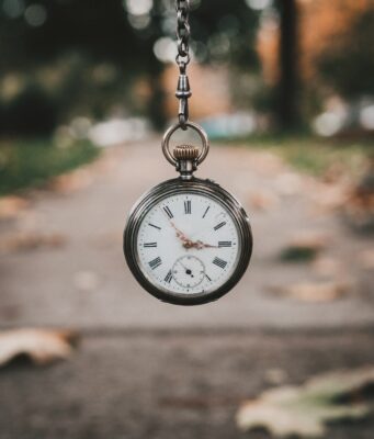 Letters to the Editor: Responses to Michael Broyde on Time-bound Commandments